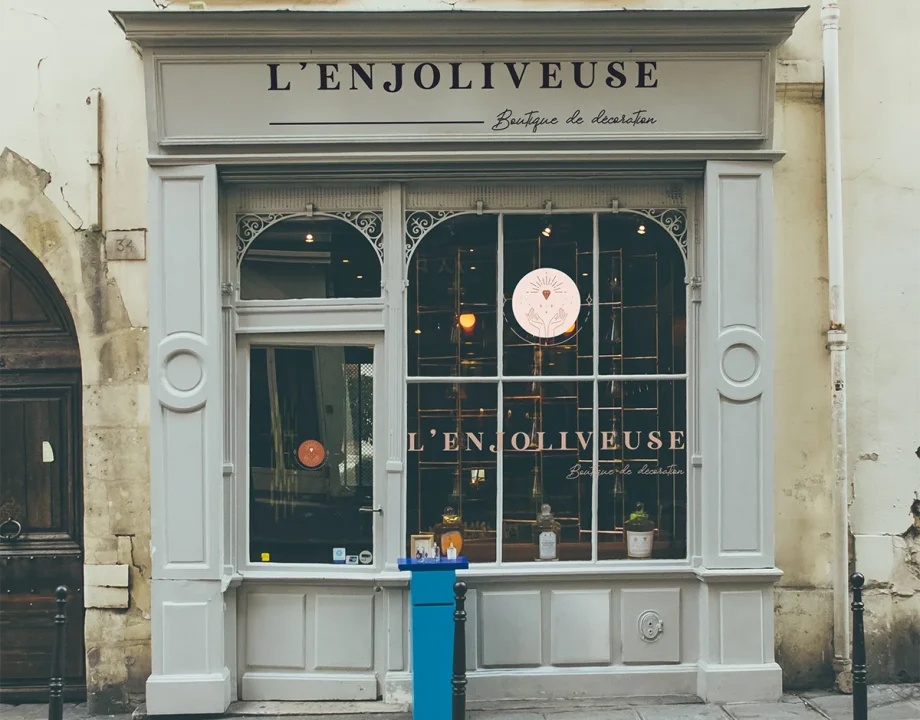 Enseignes-vitrophanies_L'enjoliveuse